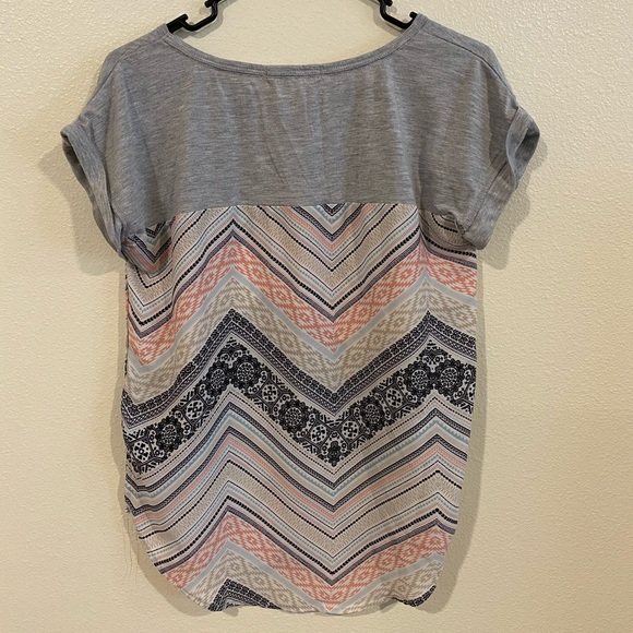 Chevron pattern tee - Picture 1 of 2